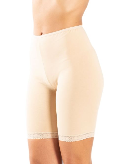 gkapetanis long beige μπροστά