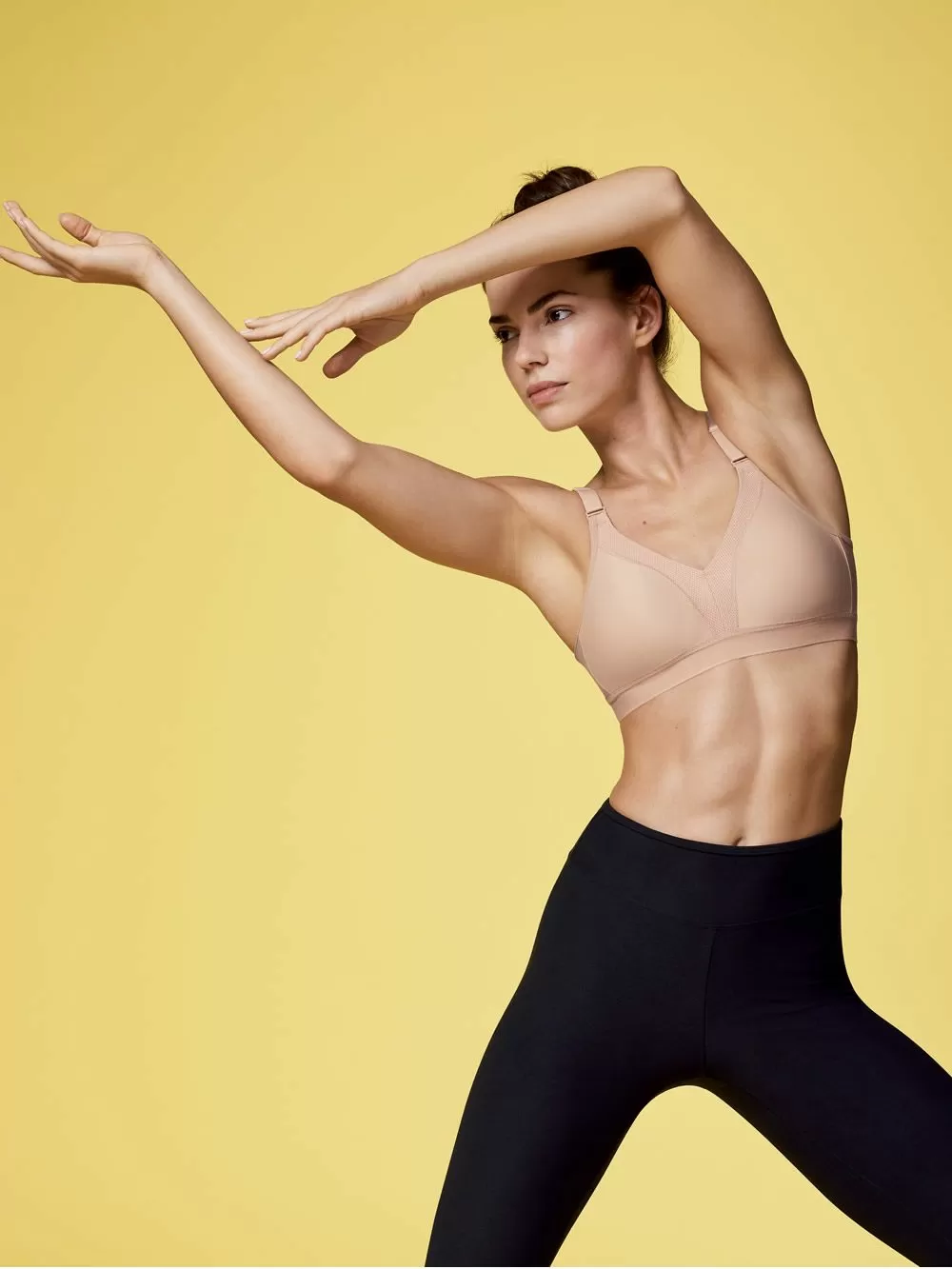 Σουτιέν Αθλητικό TRIUMPH Tri Action Wellness N - Χωρίς Μπανέλα 